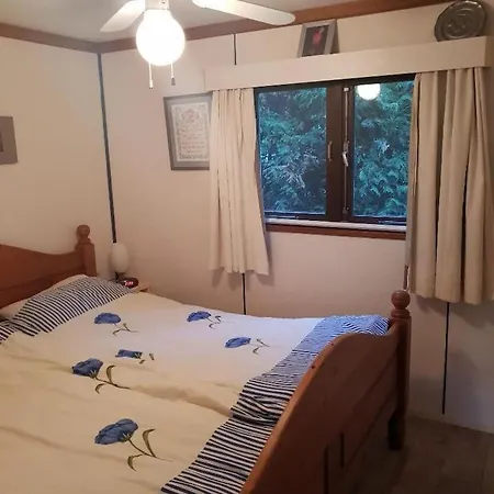Mooi Chalet Op Bospark Tussen En Garderen. * פוטן