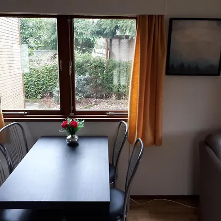 Mooi Chalet Op Bospark Tussen En Garderen. בקתה פוטן